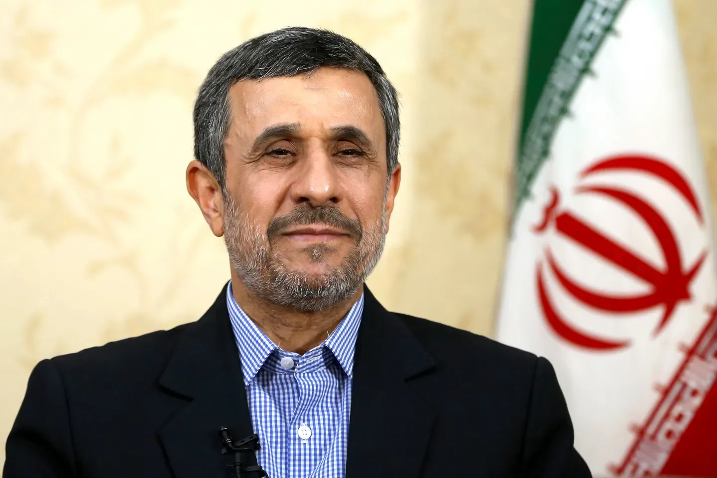 Ofishin tsohon shugaban Iran Mahmoud Ahmadinejad ya karyata cewa Isra’ila ta masa tayin daukarsa aiki