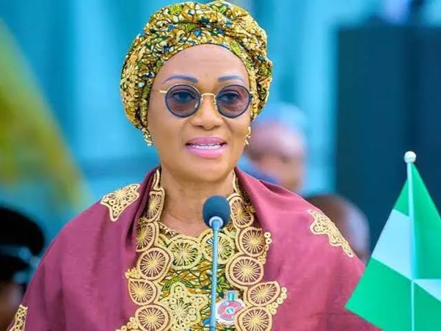 Oluremi Tinubu Ta Ƙarfafa wa Matasan Najeriya Gwiwar Neman Ilimi