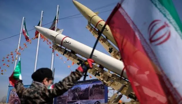 Iran Ta Kai Hari Kan Sansanonin Sojin Amurka a Kuwait – Tasnim