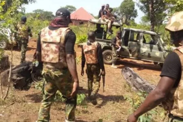 Dakarun Operation FANSAN YAMMA sun kashe 'yan ta'adda biyu, sun ceto mutum ɗaya da aka yi garkuwa da shi jihohin Kaduna da Zamfara