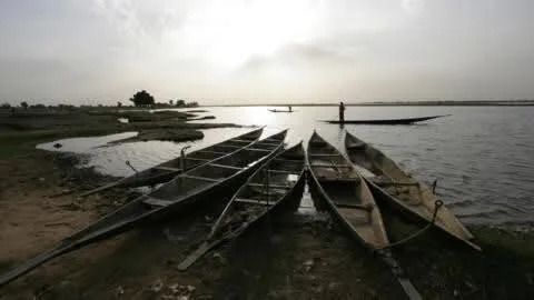 A kalla mutane 20 ne suka mutu yayin da Sama da 100 suka yi batan dabo a mahadar kogunan Kasai da Sankuru dake tsakiyar kasar Congo